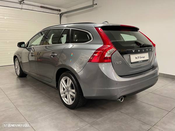 Volvo V60 2.0 D2 Momentum - 3