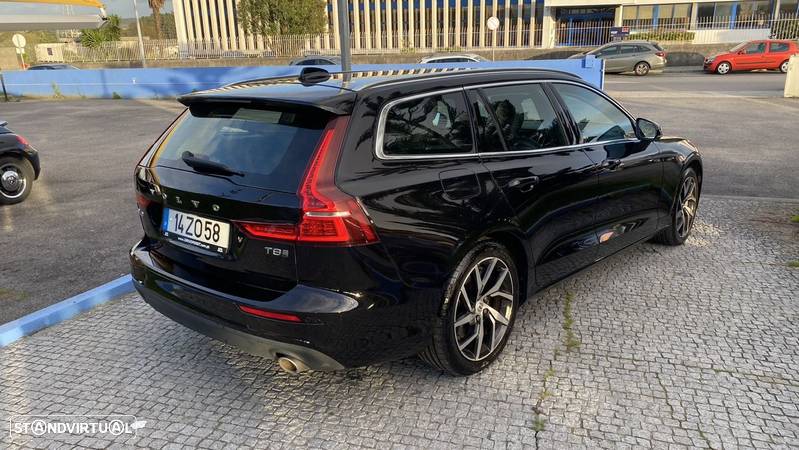 Volvo V60 2.0 T8 AWD TE Momentum Plus - 8