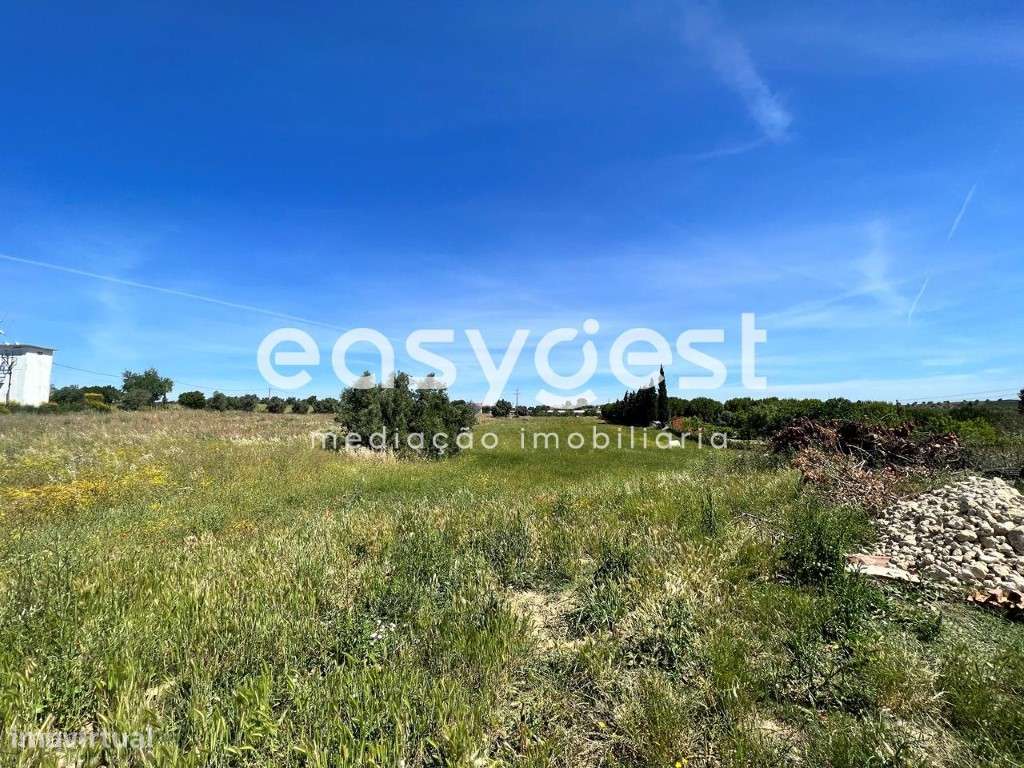 Terreno misto com 13720m2 totais , com vista desafogada e bons acessos - Grande imagem: 3/19