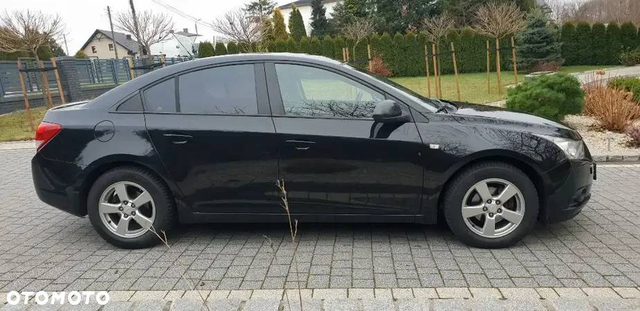 Chevrolet Cruze 1.6 LS - 16