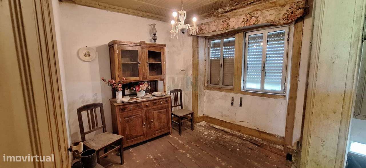 Moradia  para remodelação com Elevado Potencial em Anagueis-8