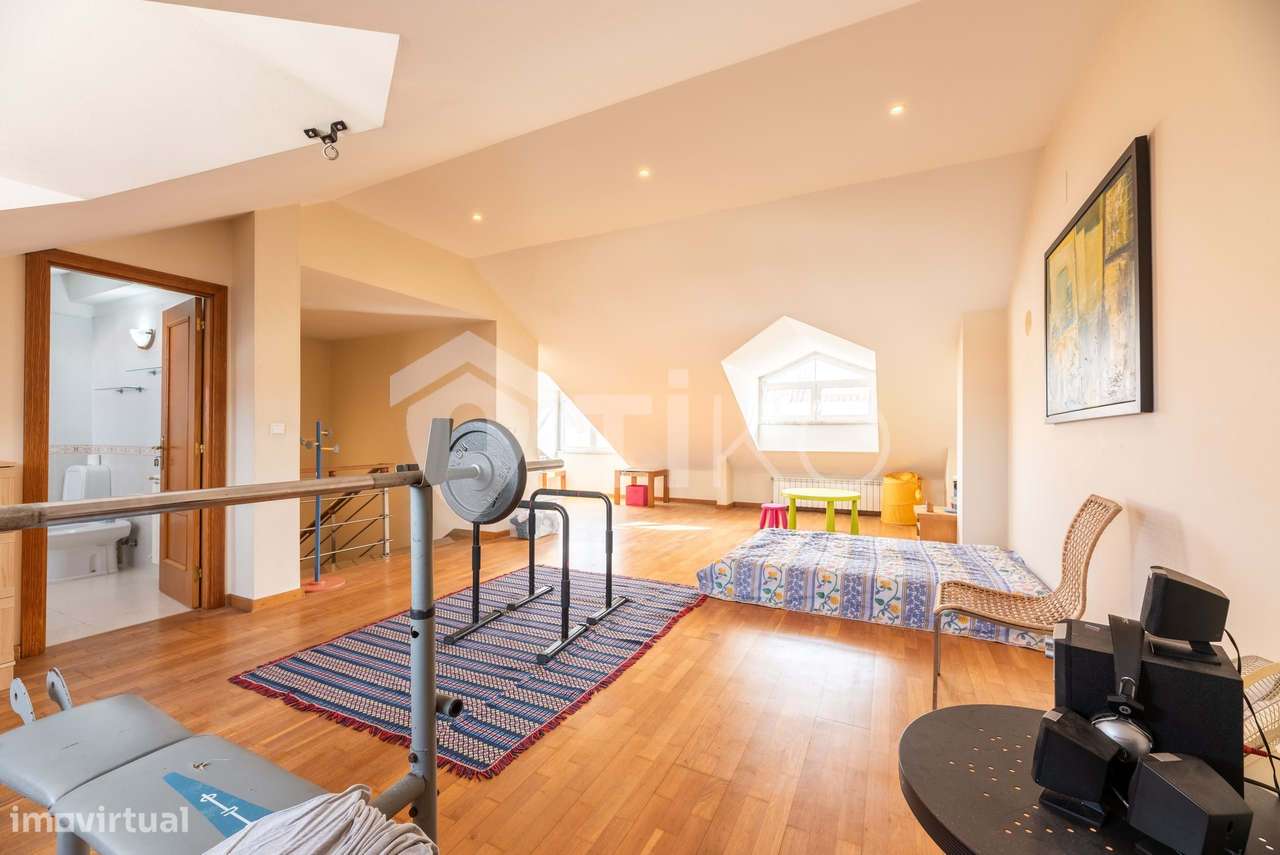 Moradia, 342 m², Charneca de Caparica e Sobreda-47