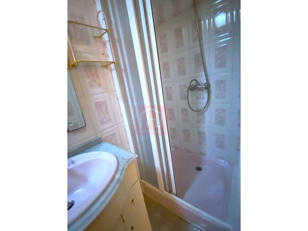 Apartamento T2 no centro histórico de Alcochete com vista rio.-12