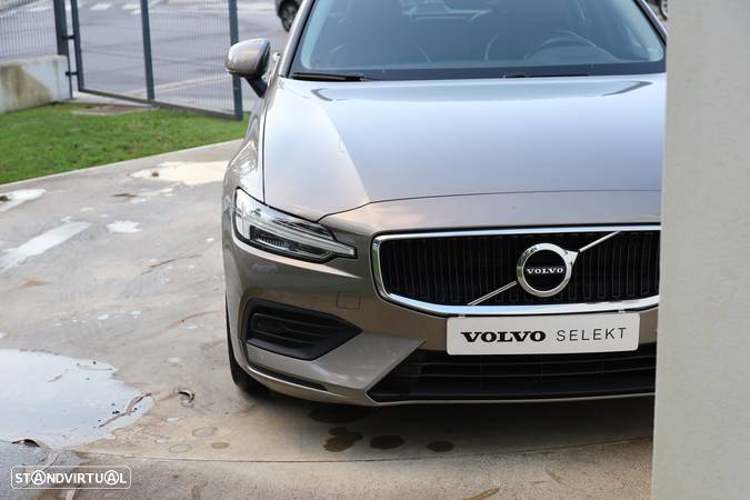 Volvo V60 2.0 D4 Momentum Geartronic - 25