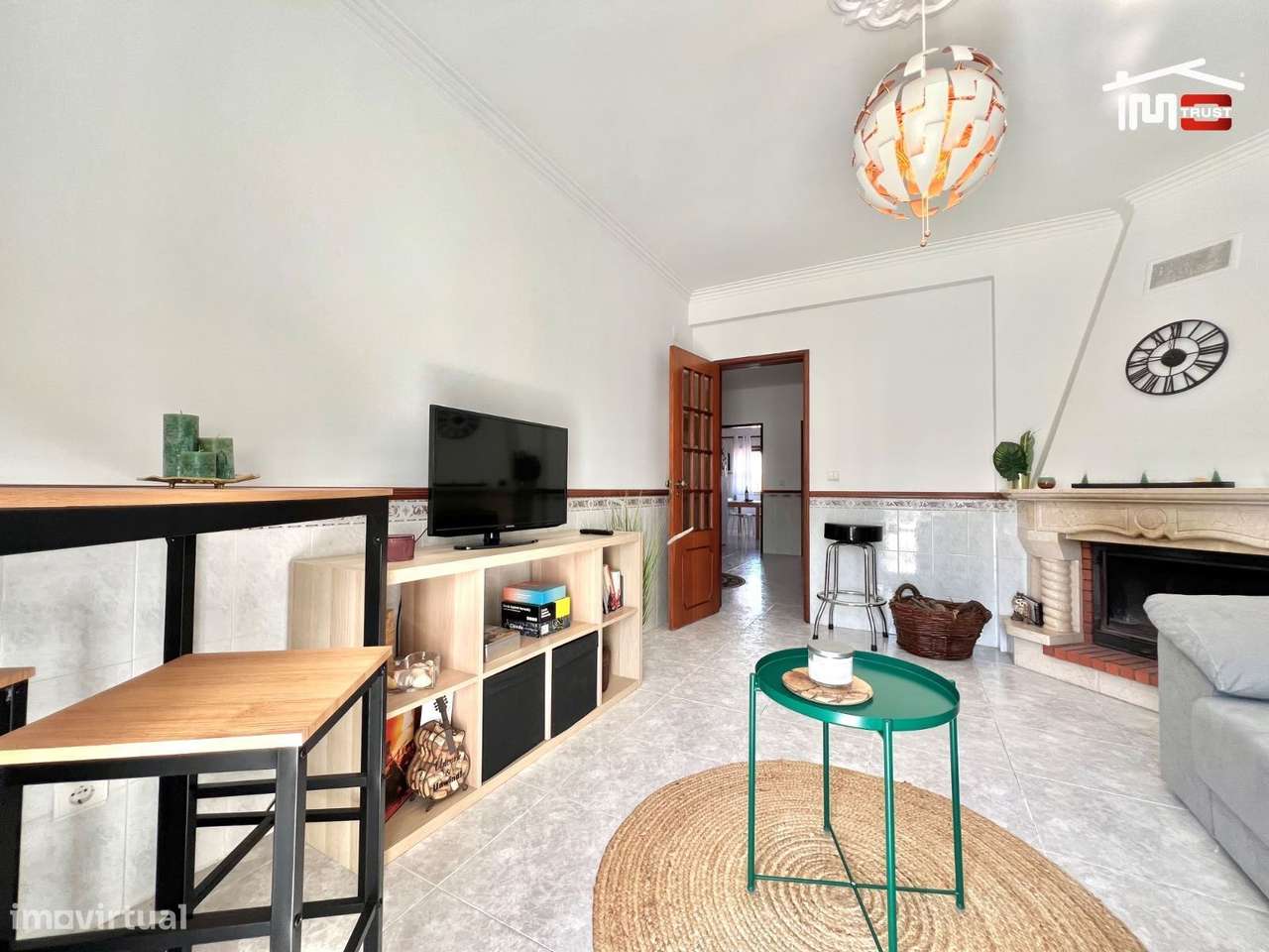 Apartamento T3 - 2ºandar, 2 Varandas, Lareira, Coz semi- Equipada, ... - Grande imagem: 4/33