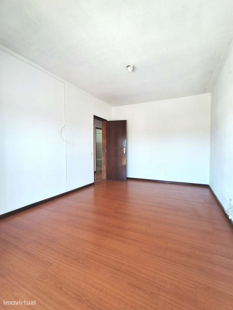 Moradia T3 Geminada com jardim e garagem em Gavião - V. N. Famalicão-8