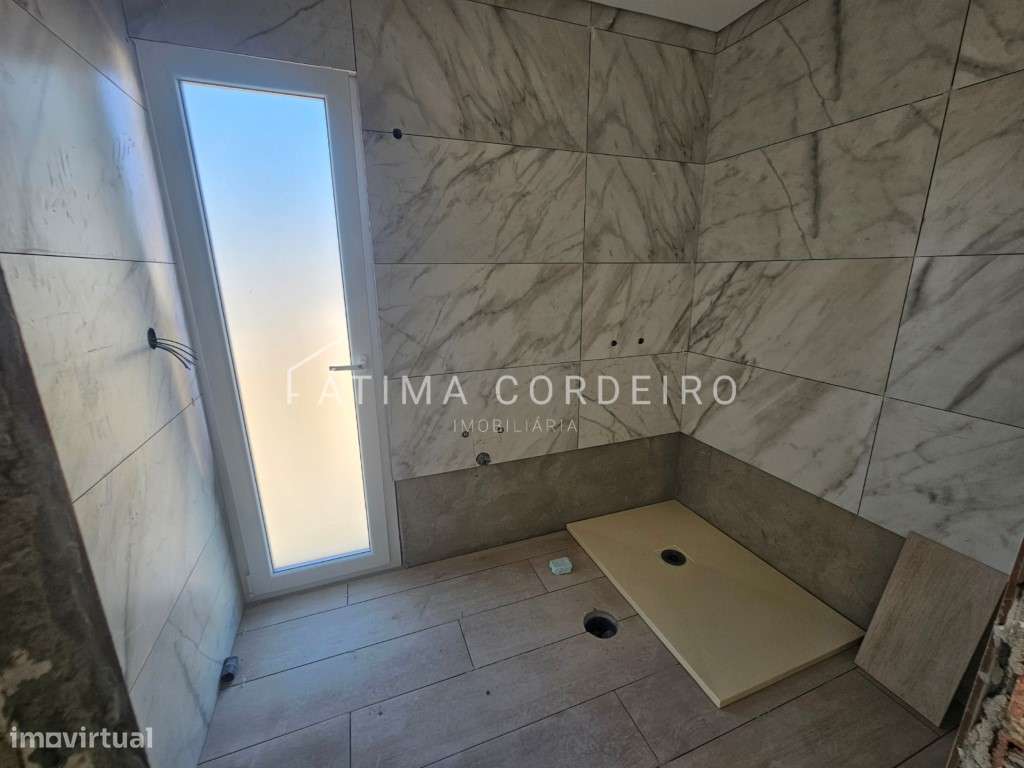 Moradia Geminada T4 com Suite e lugar de garagem - Redondos - Grande imagem: 4/16