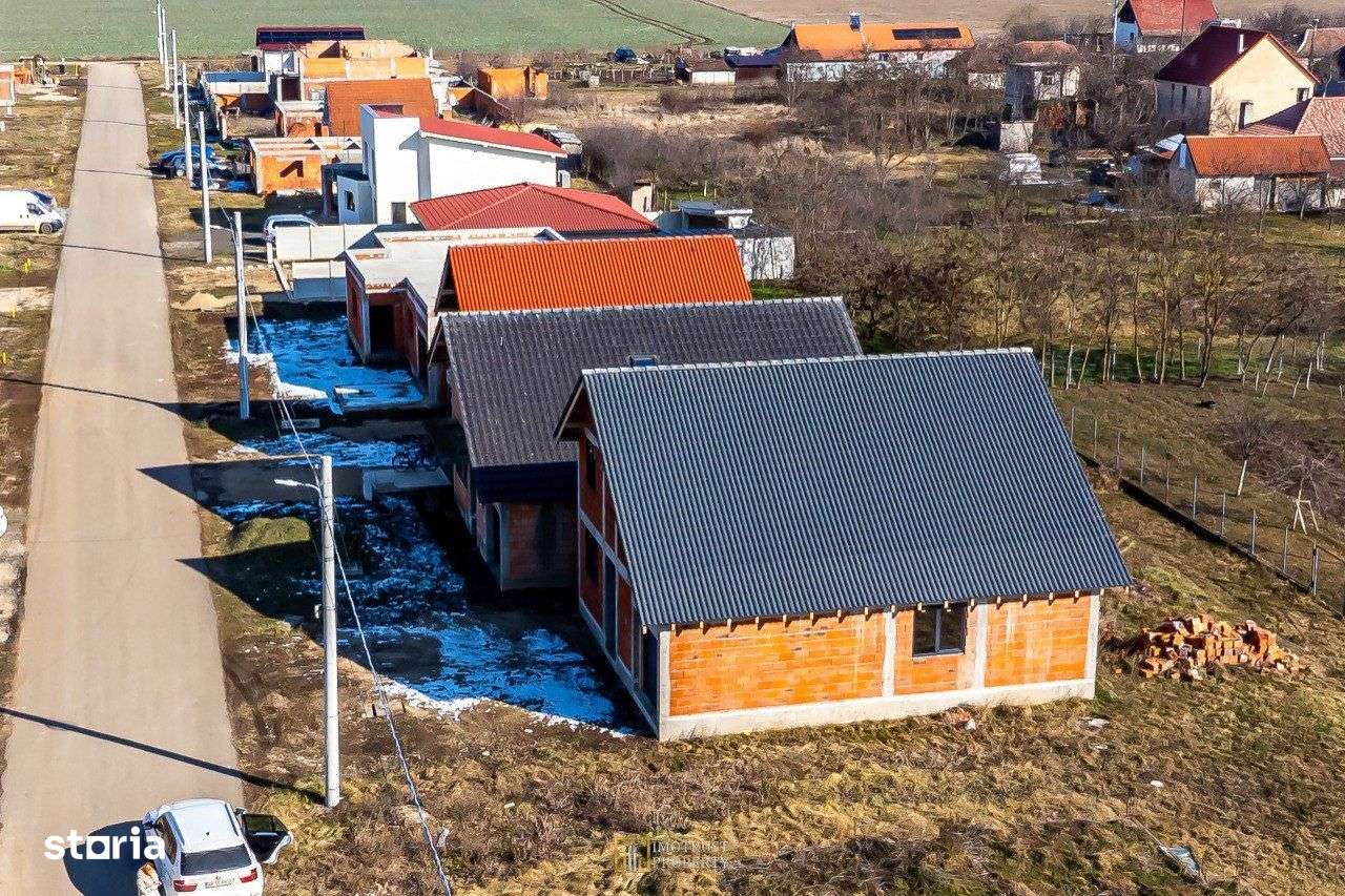 Casa moderna cu garaj in cartier nou - Tisa Noua Arad - Imagine principală: 4/6