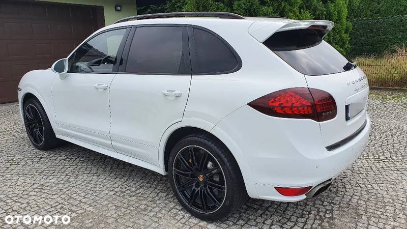 Porsche Cayenne Turbo S - 3