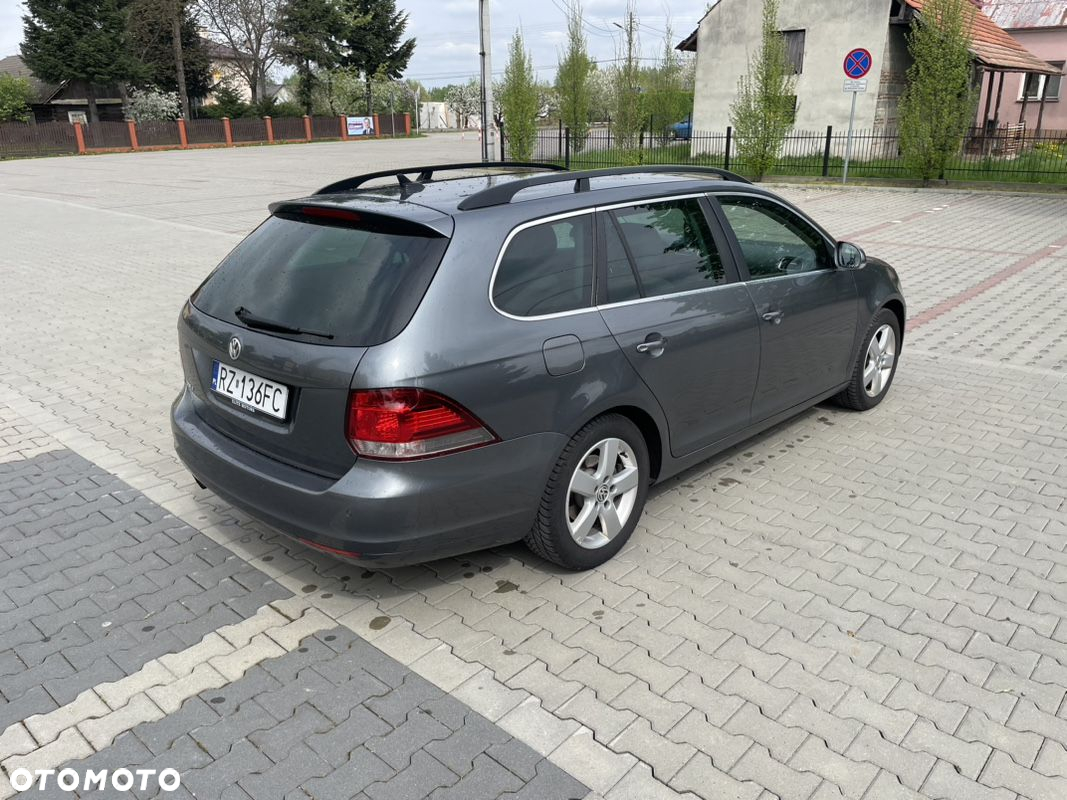 Volkswagen Golf - 8