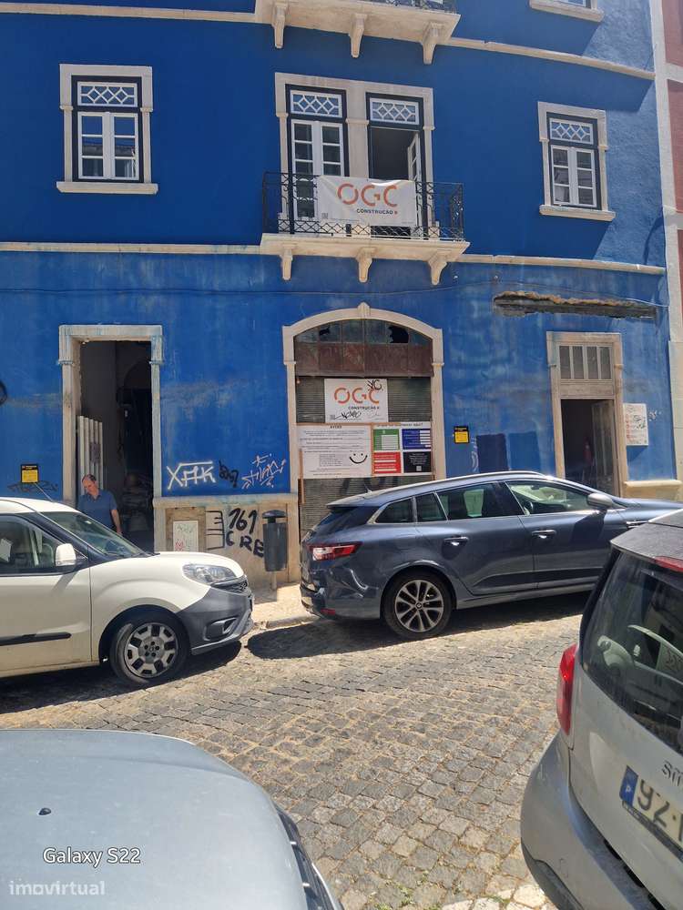 T2 no 3º Andar com 3 Jardins, Elevador, Coz.Equipada Lx-5