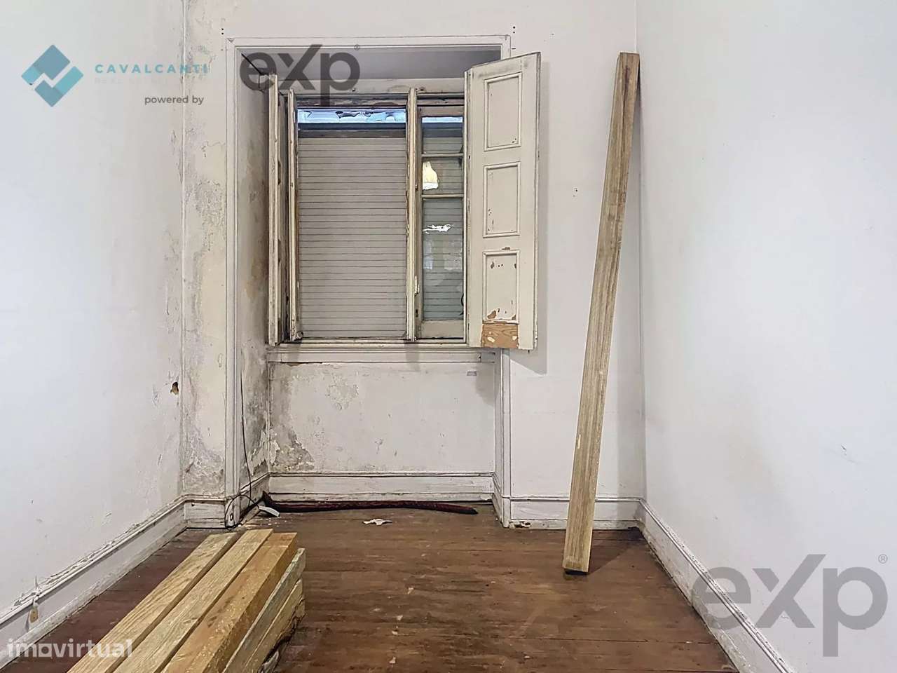 T3 com charme e logradouro Para Remodelar – Lisboa-8