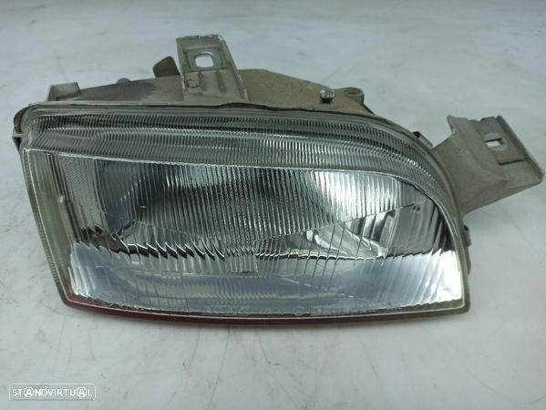 Optica Farol Direita Drt Fiat Punto (176_) - 1