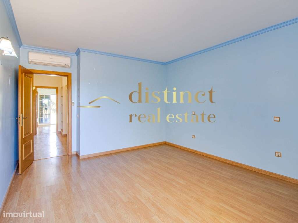 Moradia T2+1 Geminada com Garagem, Piscina, Terraço e BBQ-22