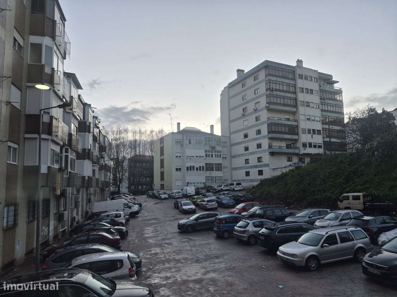 Apartamento T2 Remodelado com Suite-17