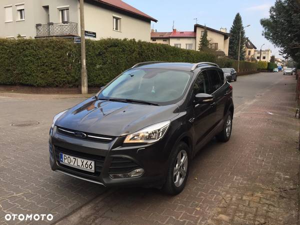 Ford Kuga 2.0 TDCi 2x4 Titanium - 3