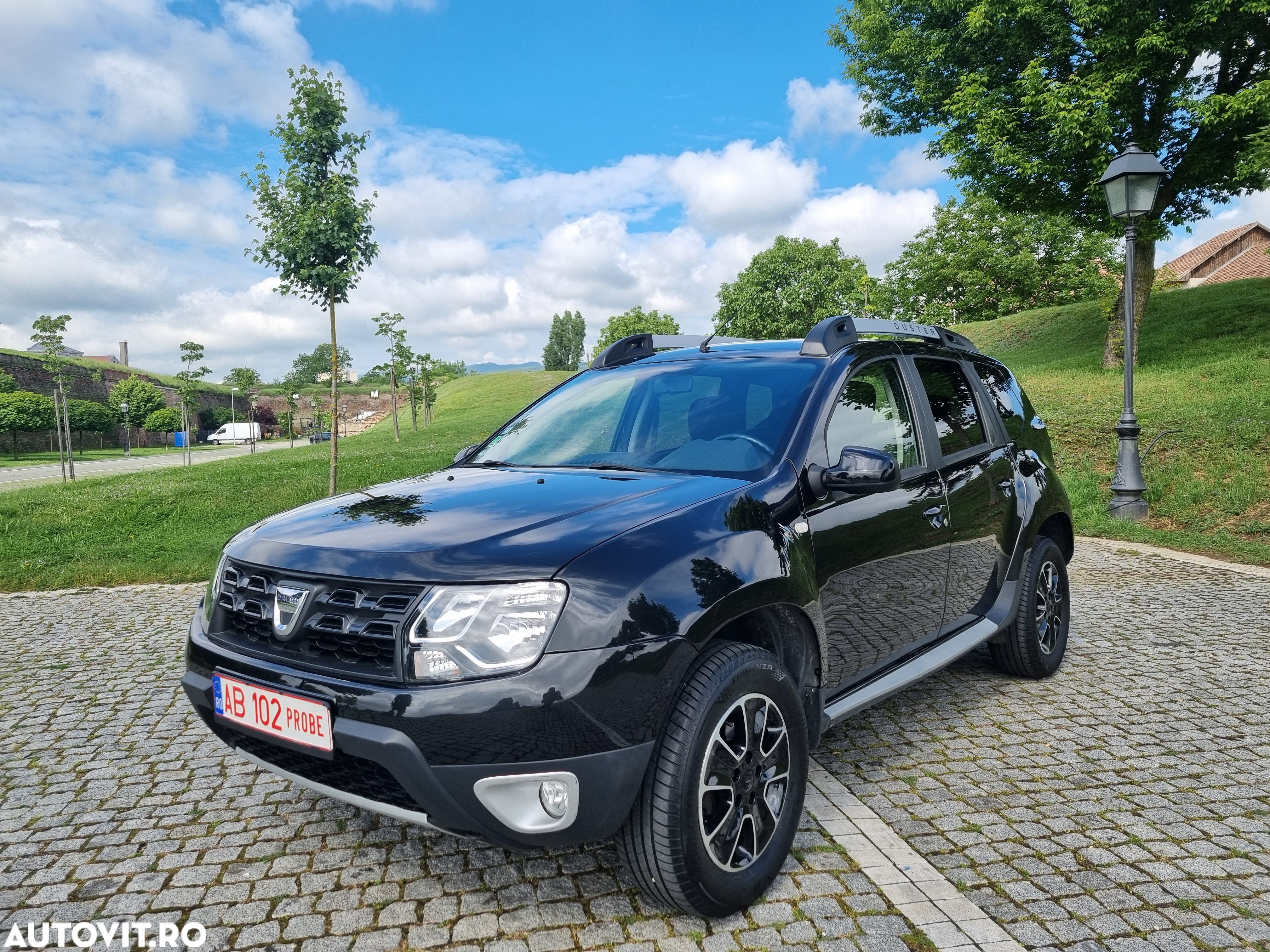 Dacia Duster dCi 110 FAP 4x4 Blackshadow - 1