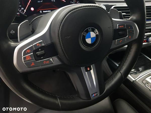 BMW Seria 7 - 16