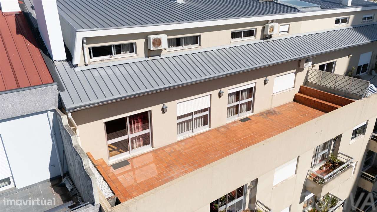 Apartamento T6 Venda em São João da Madeira,São João da Madeira-18
