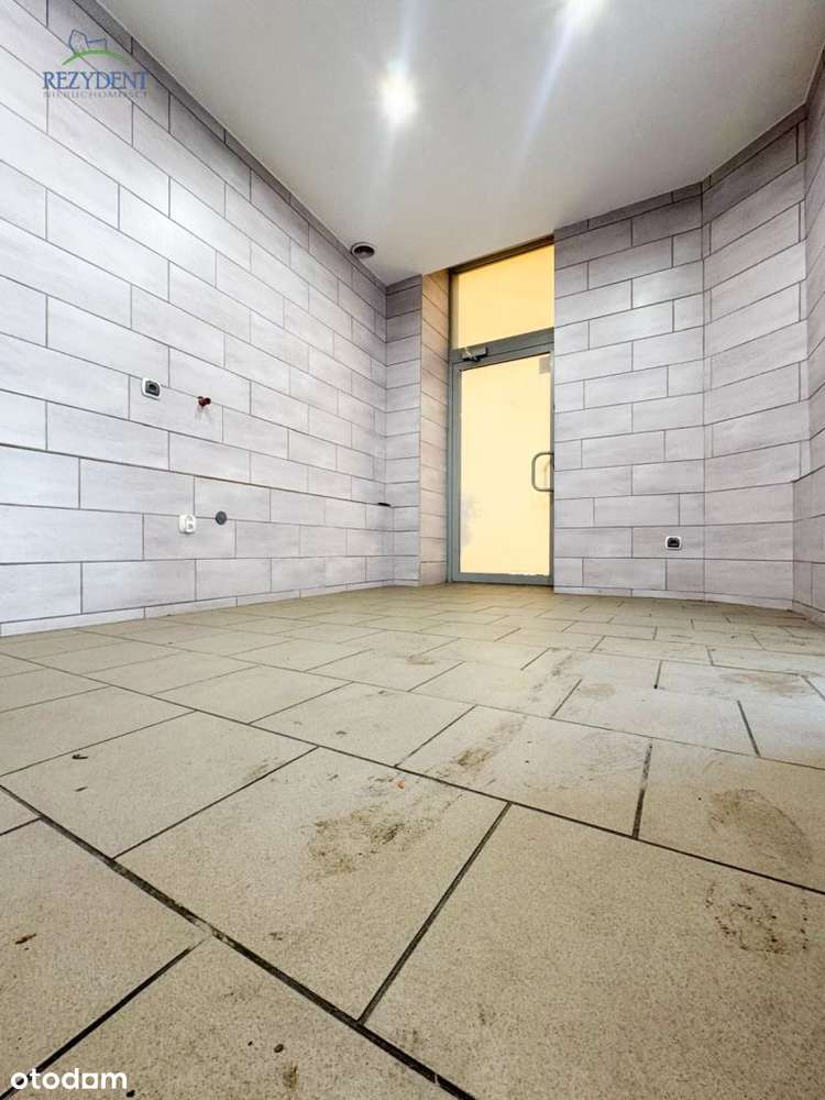 Lokal usługowy na sprzedaż-9
