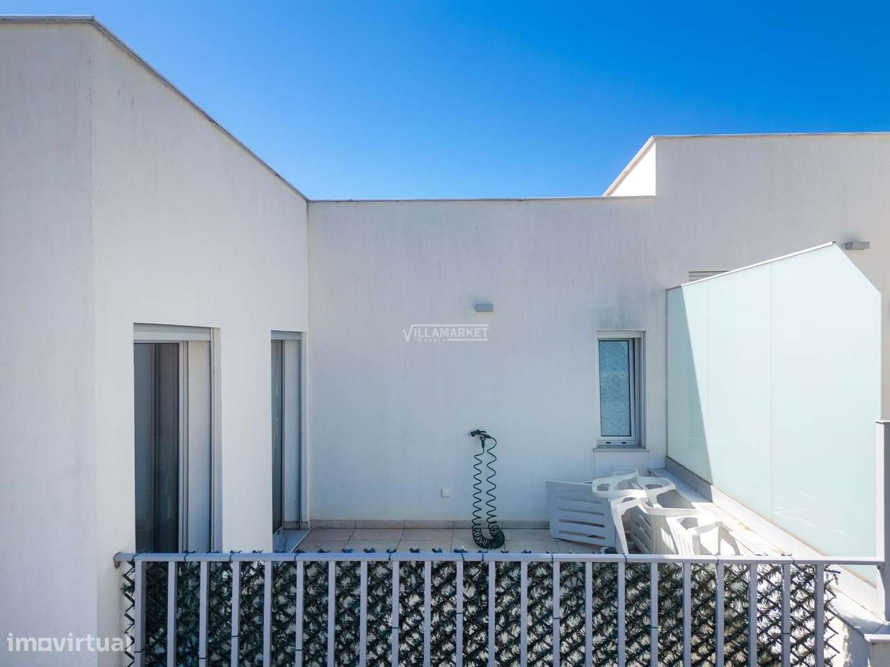 LUXUOSA VILLA V3 + 1 COM PISCINA E GARAGEM PRIVATIVA SITUADA NA CORREE-40