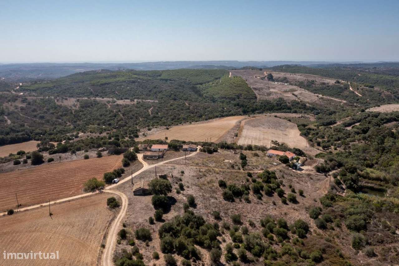 GRANDE TERRENO DE 21HA COM RUÍNA PARA VENDA EM BORDEIRA, ALJEZUR - Grande imagem: 5/8