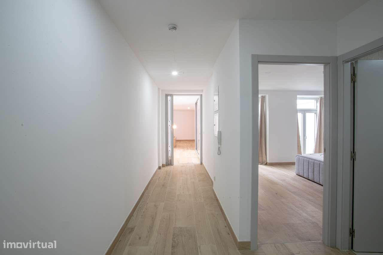 +6% Yield | Luxury Garden T2 no Centro Histórico do Porto – 107m²-11