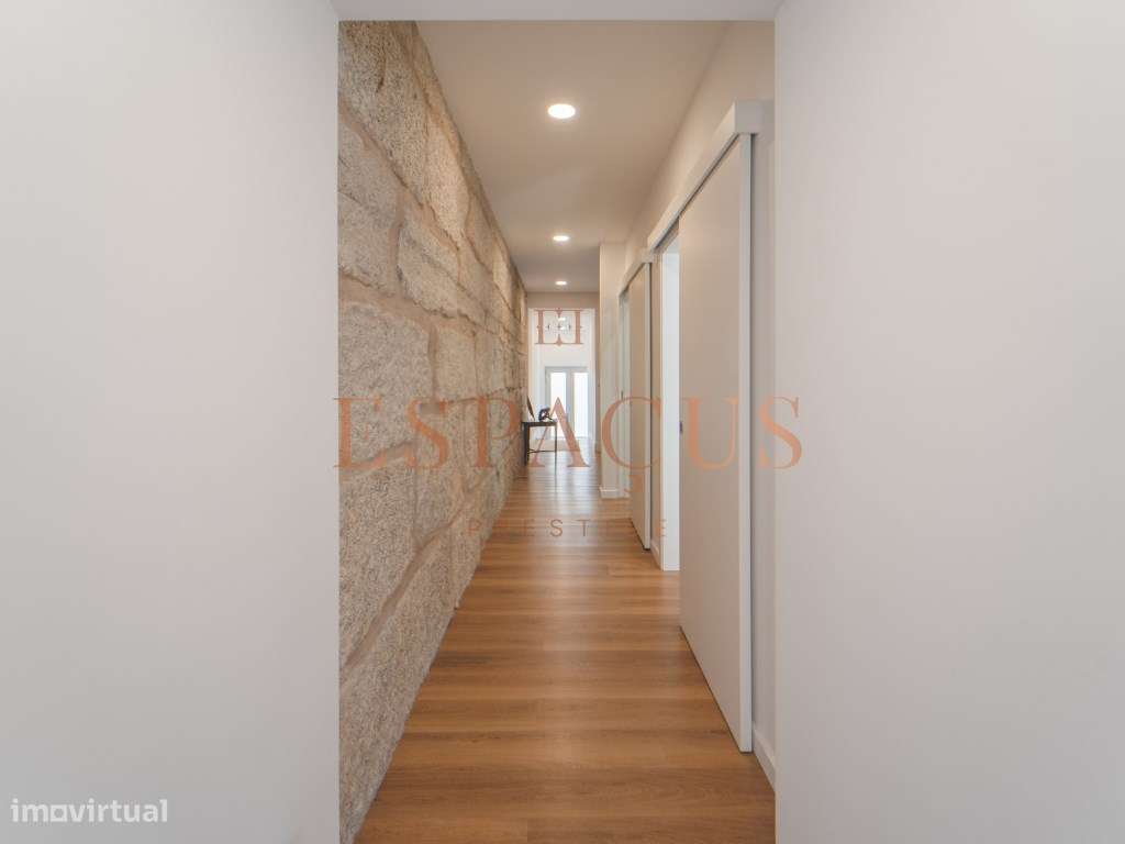 Moradia T3 em Banda no Coração de Viana do Castelo - Grande imagem: 2/50