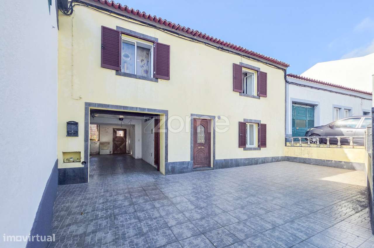 Moradia T3 em Santa Cruz, na Lagoa-1