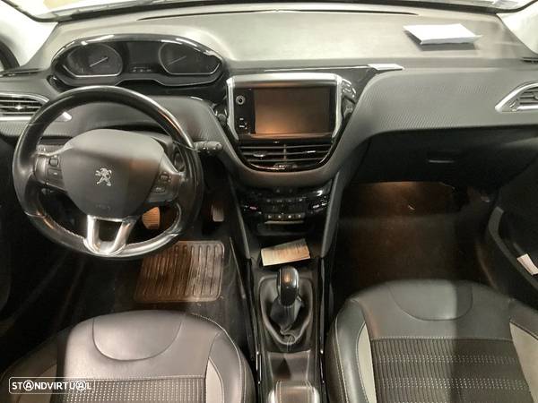 Peugeot 2008 1.2 PureTech Allure - 8