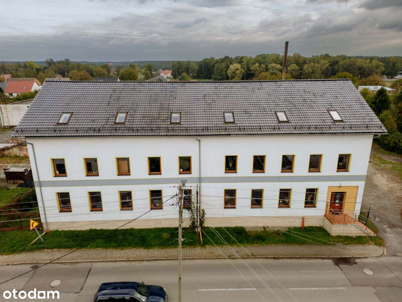 Nowoczesny lokal na sprzedaż z parkingiem - Pełny obrazek: 4/7