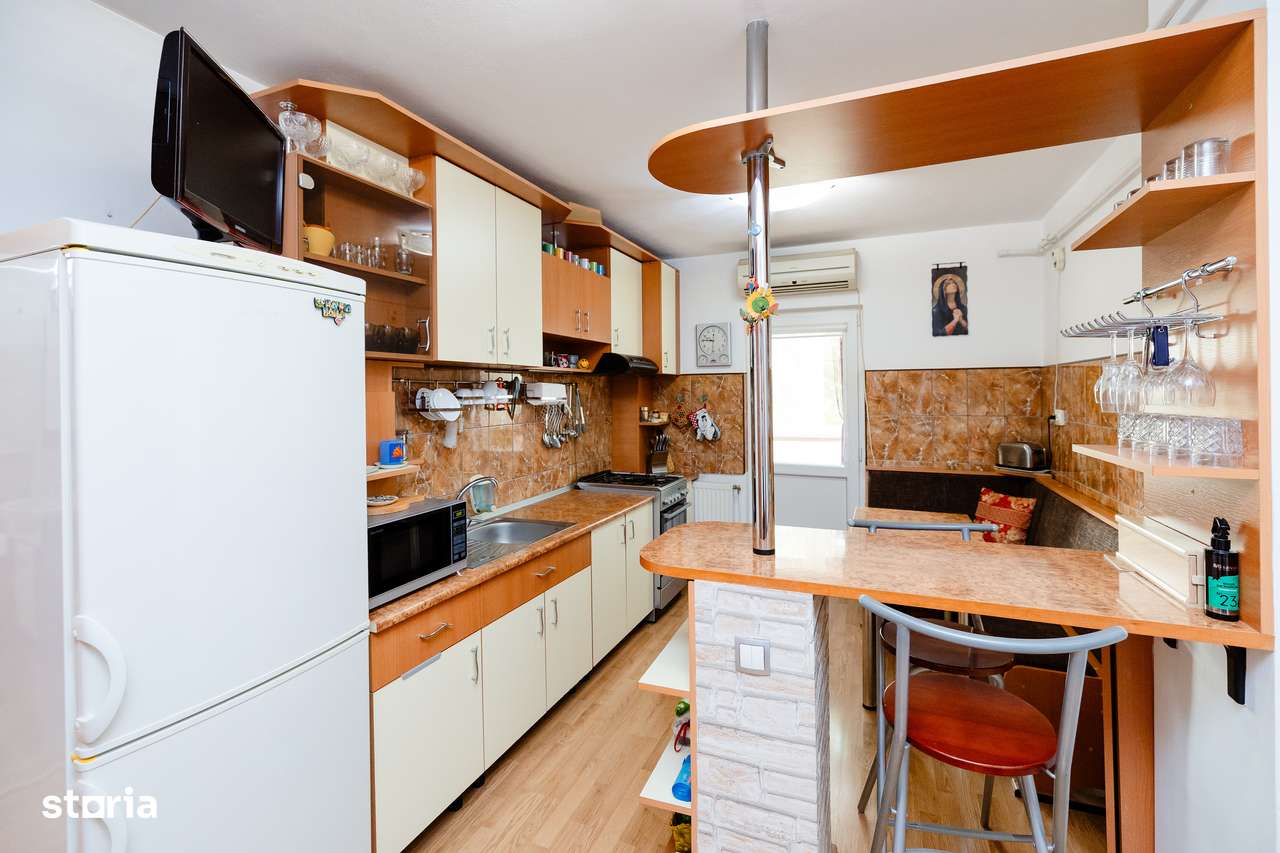 Apartament 2 camere decomandat, centrala, etaj intermediar - Imagine principală: 2/8