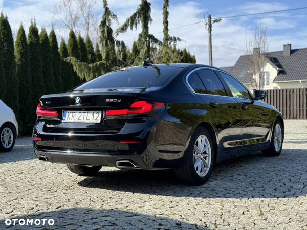 BMW Seria 5 520d xDrive - 6