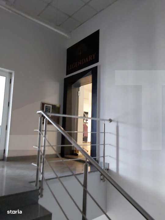 Showroom elegant la mezaninul unei cladiri mixte, zona Cipariu. - Imagine principală: 4/7