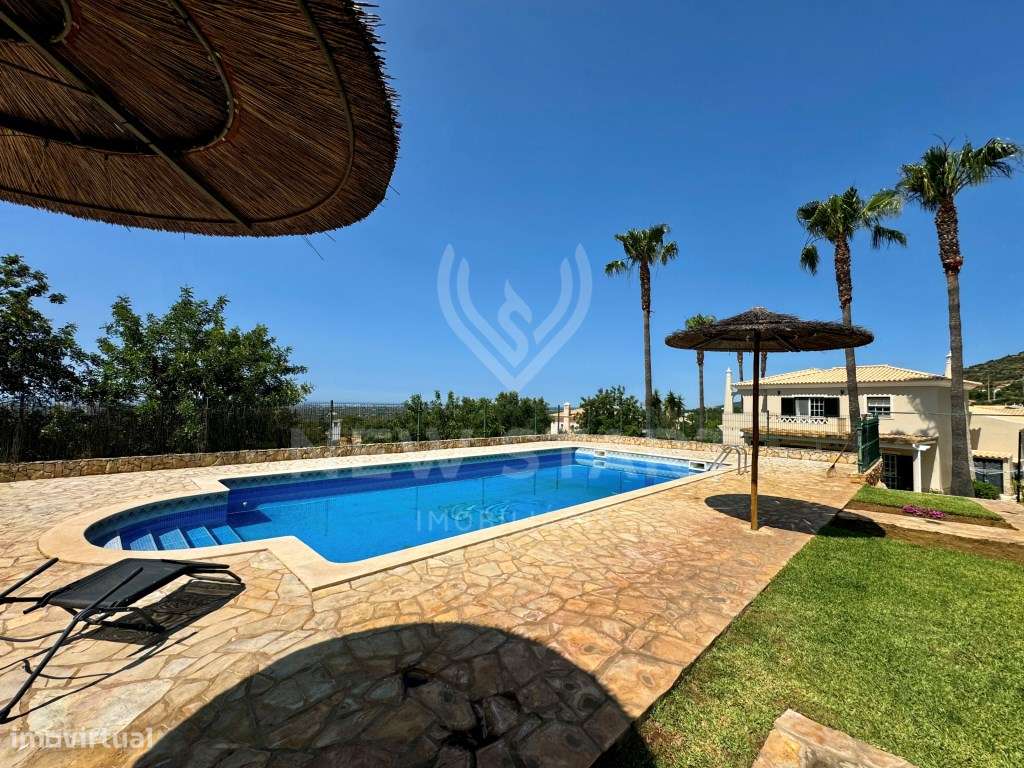 Excecional Moradia T5 com piscina, jardim e vista mar - Grande imagem: 4/37