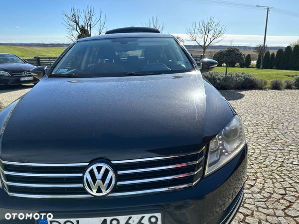 Volkswagen Passat 2.0 TDI Highline - 13