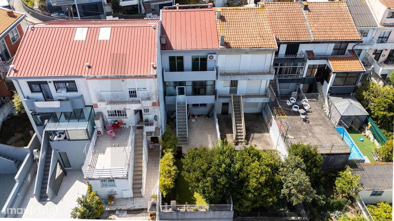 Moradia T3 Geminada de 3 Pisos com Jardim, Garagem em  Guifões, Matosi-28