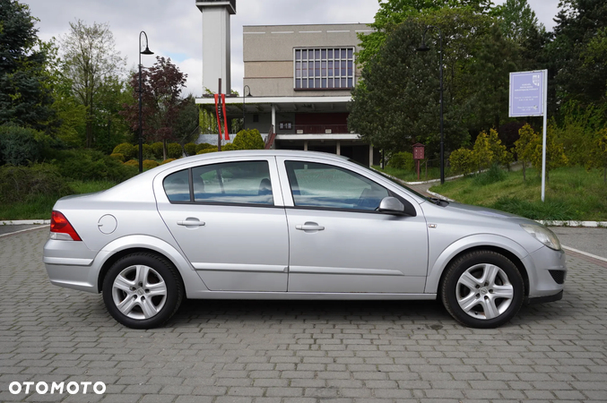 Opel Astra III 1.6 Cosmo - 11