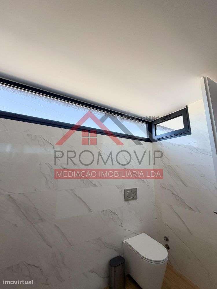 Moradia em Banda T3 Seminova Santo Tirso-24
