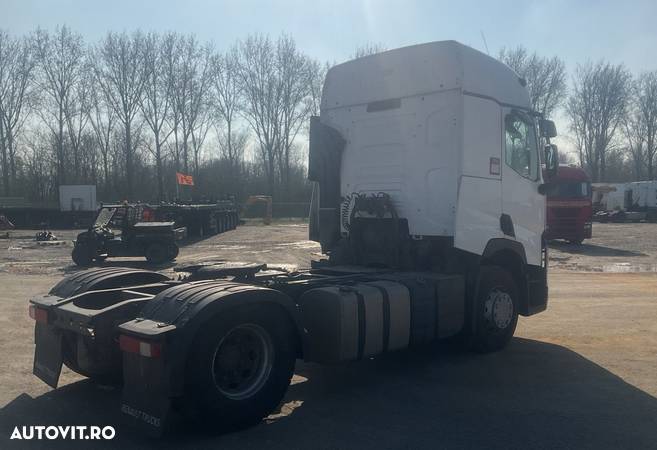 Renault T460 4x2 Cap Tractor - 4