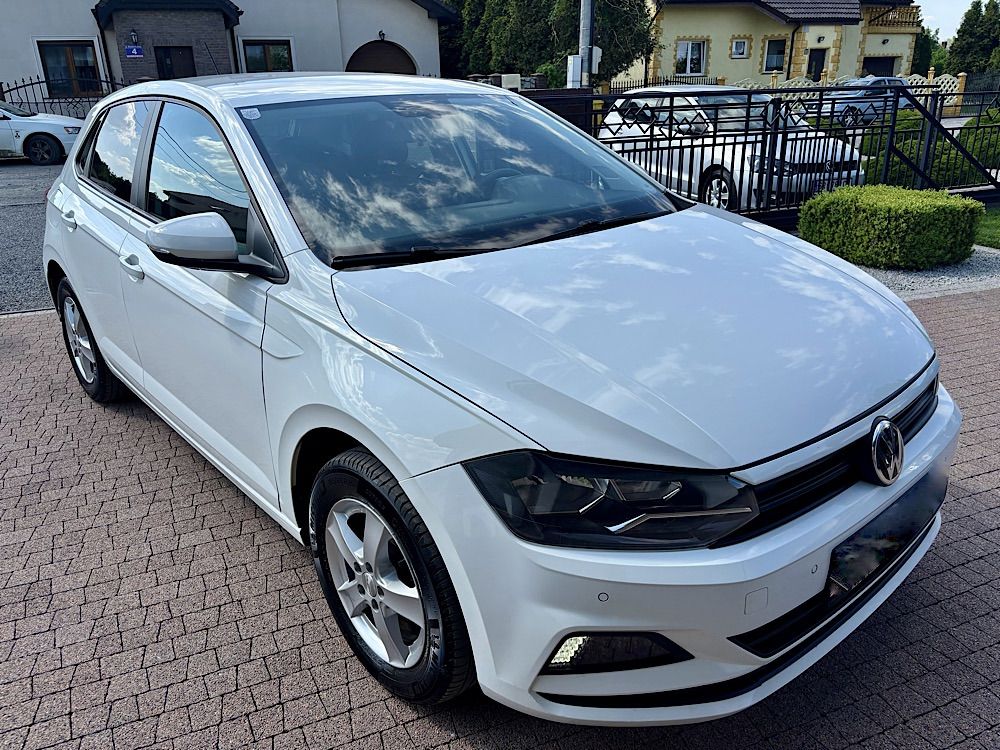 Volkswagen Polo VI (2017-) 1.0 Trendline 2017