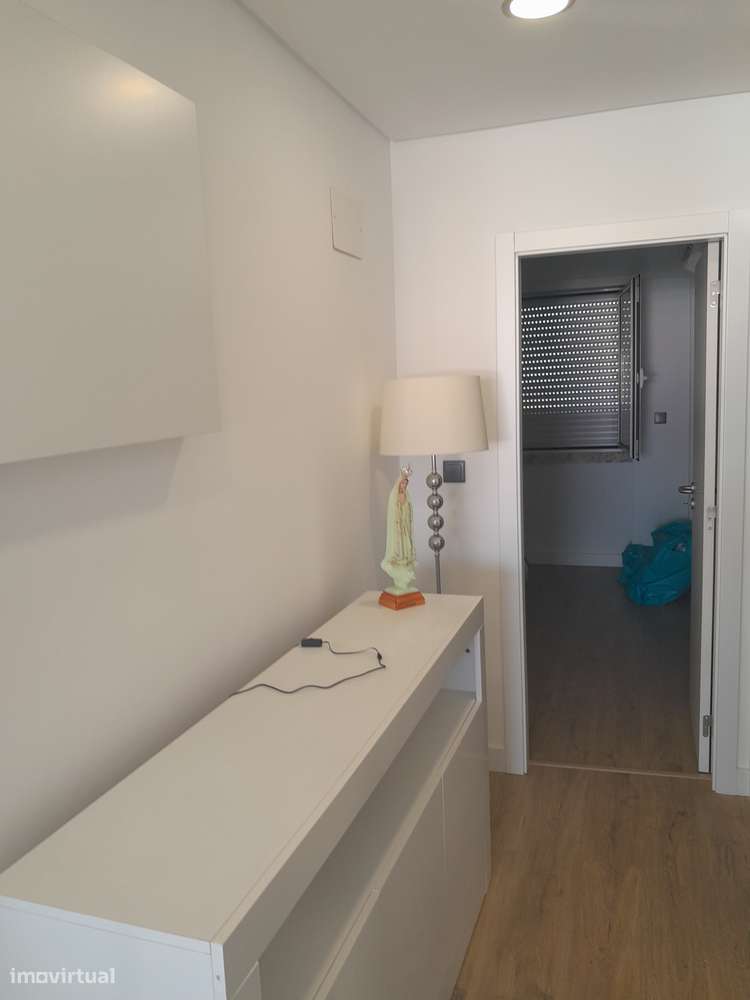 Apartamento todo remodelado e mobilado, 5ºandar c/ elevador em Benfica - Grande imagem: 4/36