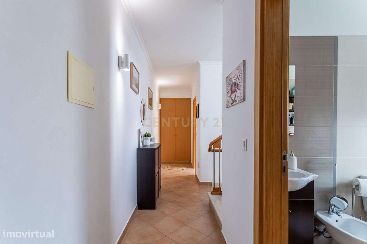 Moradia T4 remodelada na Quinta do Conde-8