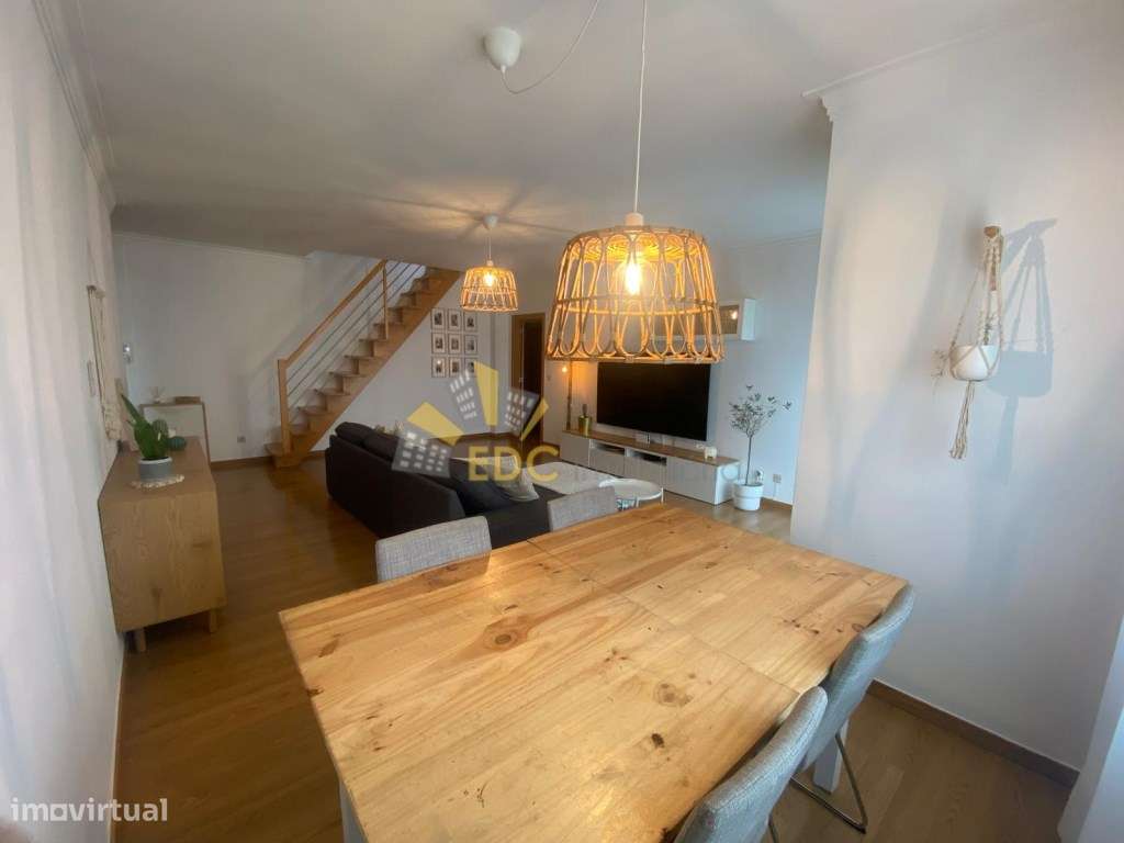 Apartamento Duplex T2+1 com Parqueamento, Arrecadação e Varanda | E...-5