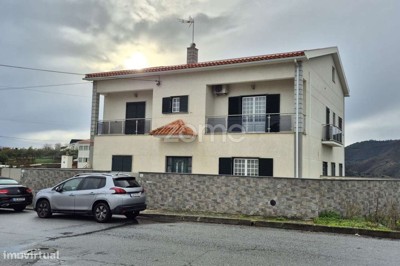 Moradia com 3 frações independentes habitacionais-58