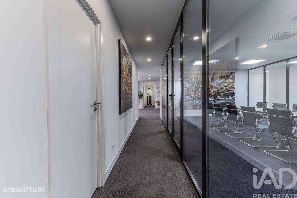 Escritório em Santo António de 520,00 m2 - Grande imagem: 4/28