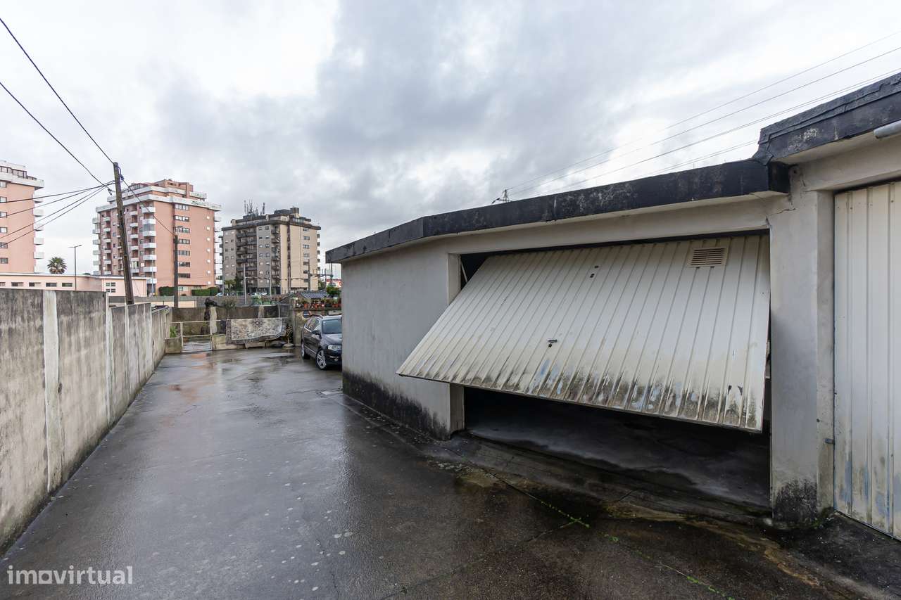 Apartamento T2 com box em Canidelo-18