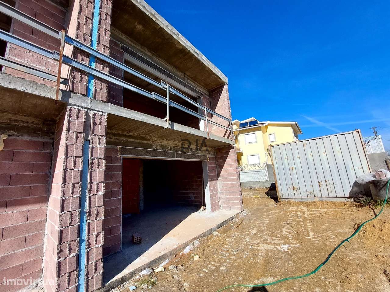 Moradia Geminada T3 em Fragosela, Viseu-9