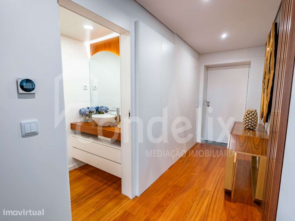 Moradia T3 com terraço, piscina e decoração de autor, Madalena-26