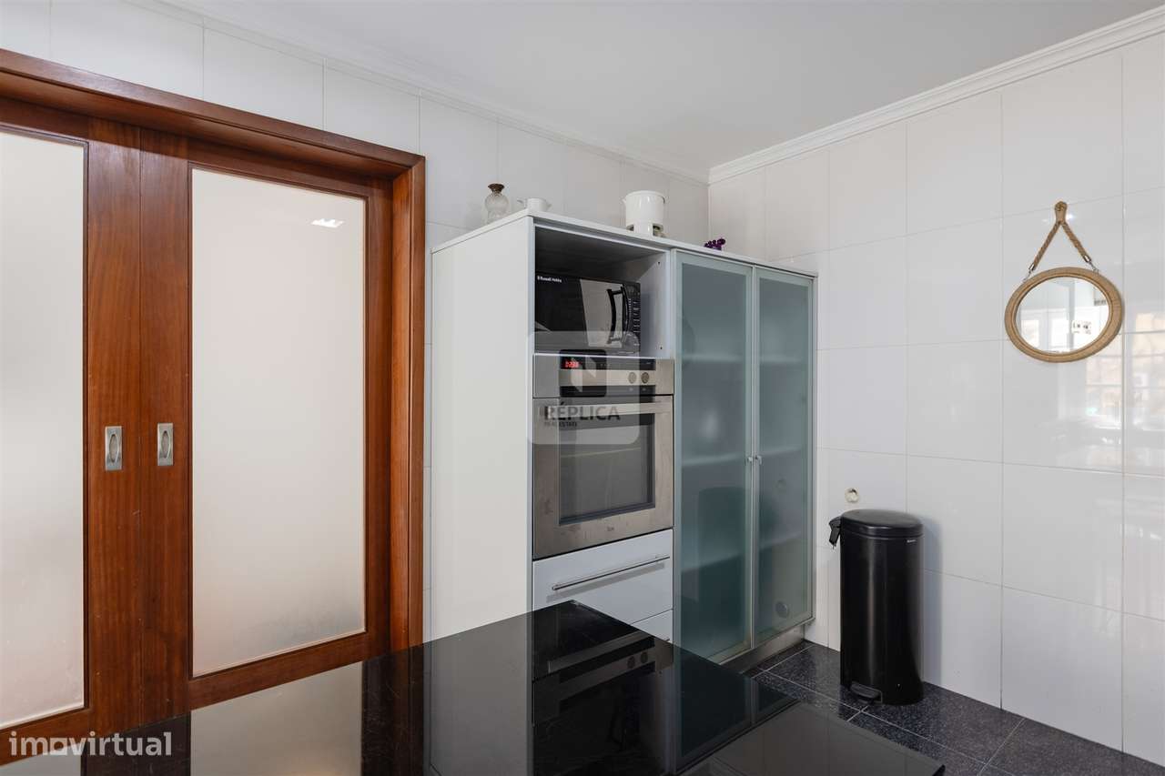 Moradia T3+1 Mobilada  com Vistas para Rio Douro-10